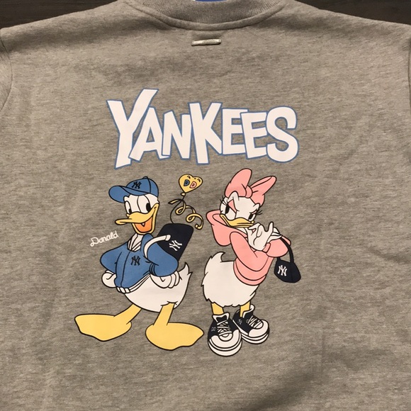 MLB Korea X Disney New York Yankees Sweater - Picture 5 of 7